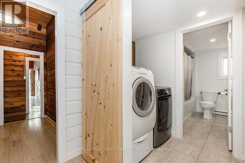 12 Birch Grove Drive, Oro-Medonte, ON - Indoor Photo Showing Laundry Room