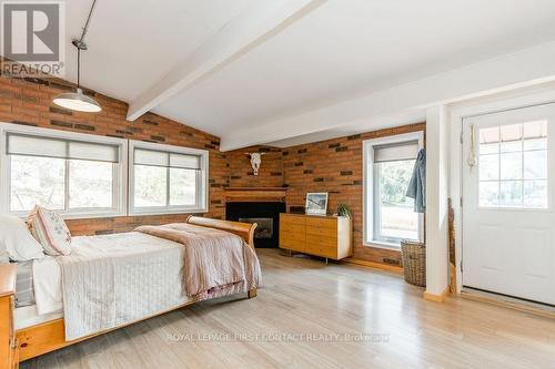 12 Birch Grove Drive, Oro-Medonte, ON - Indoor Photo Showing Bedroom