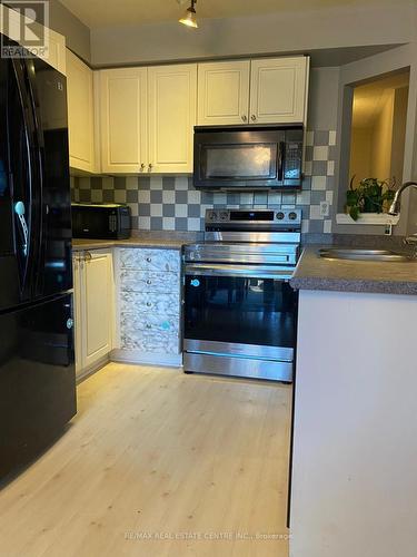 62 Brucker Road W, Barrie, ON - Indoor Photo Showing Kitchen