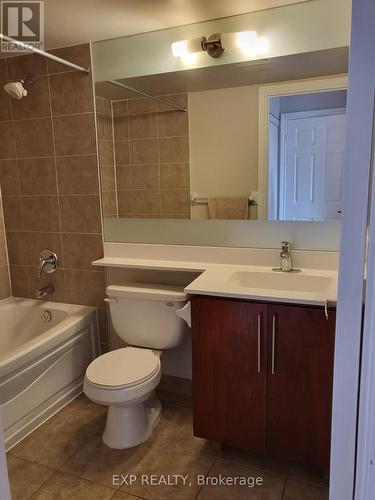 1613 - 310 Burnhamthorpe Road W, Mississauga, ON - Indoor Photo Showing Bathroom