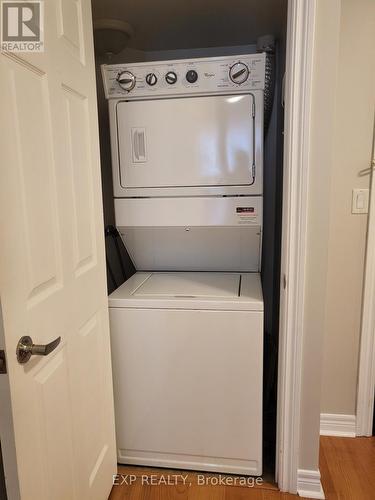 1613 - 310 Burnhamthorpe Road W, Mississauga, ON - Indoor Photo Showing Laundry Room