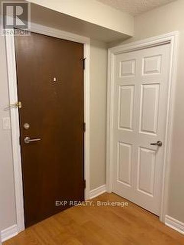 1613 - 310 Burnhamthorpe Road W, Mississauga, ON - Indoor Photo Showing Other Room