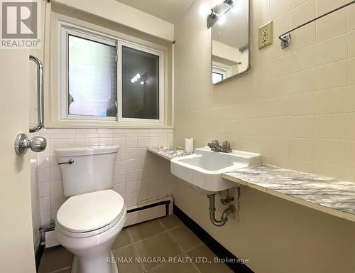 97 Queen Street, Fort Erie, ON - Indoor Photo Showing Bathroom