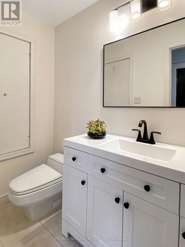 995 Concession Road, Fort Erie, ON - Indoor Photo Showing Bathroom