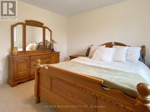 995 Concession Road, Fort Erie, ON - Indoor Photo Showing Bedroom