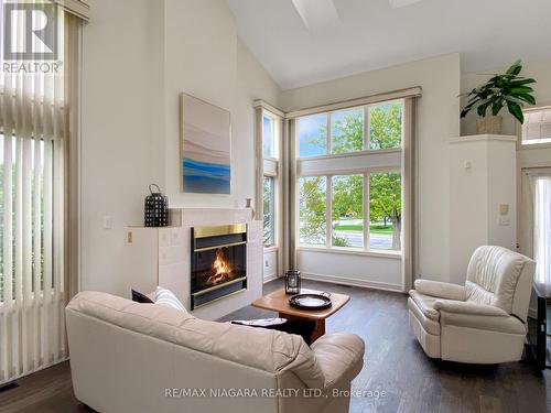 995 Concession Road, Fort Erie, ON - Indoor Photo Showing Living Room With Fireplace