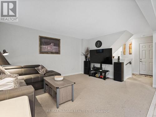 45 - 340 Prospect Point Road N, Fort Erie, ON - Indoor Photo Showing Living Room