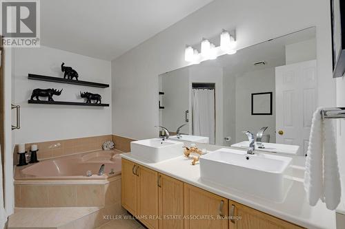 128 Edgewater Drive, Hamilton, ON - Indoor Photo Showing Bathroom