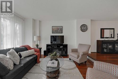 128 Edgewater Drive, Hamilton, ON - Indoor Photo Showing Living Room