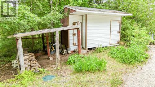 1039 West Cottage Drive W, North Frontenac, ON - Outdoor