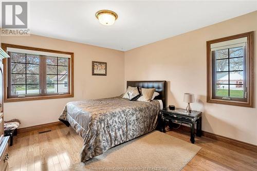 409 Seacliff Drive, Leamington, ON - Indoor Photo Showing Bedroom