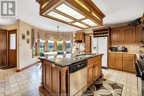 409 Seacliff Drive, Leamington, ON - Indoor Photo Showing Kitchen With Double Sink