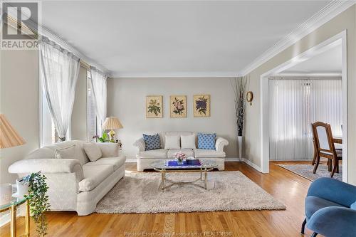 2430 Via Vita Street, Windsor, ON - Indoor Photo Showing Living Room