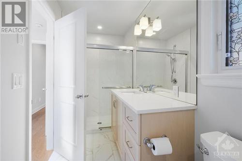 320 Wigwas Street, Ottawa, ON - Indoor Photo Showing Bathroom