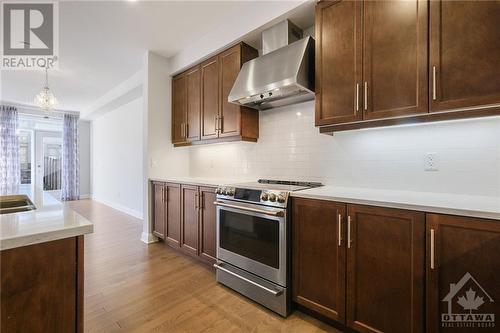 320 Wigwas Street, Ottawa, ON - Indoor Photo Showing Kitchen