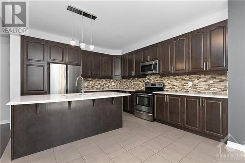 605 Dundonald Drive, Ottawa, ON - Indoor Photo Showing Kitchen With Upgraded Kitchen