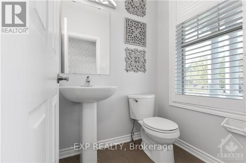 605 Dundonald Drive, Ottawa, ON - Indoor Photo Showing Bathroom