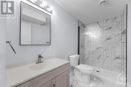 875 Contour Street Unit#B, Ottawa, ON - Indoor Photo Showing Bathroom