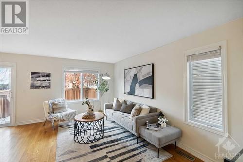 323 Glenbrae Avenue, Kanata, ON - Indoor Photo Showing Living Room