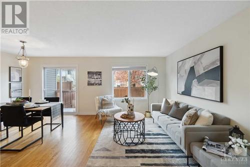 323 Glenbrae Avenue, Kanata, ON - Indoor Photo Showing Living Room