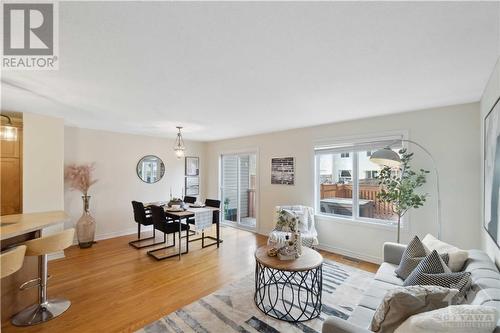 323 Glenbrae Avenue, Kanata, ON - Indoor Photo Showing Living Room