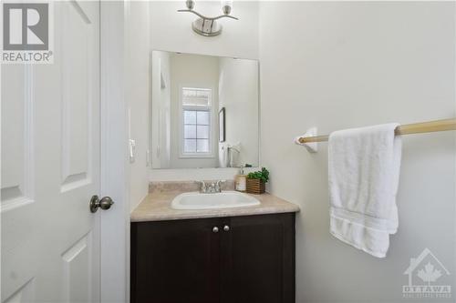 323 Glenbrae Avenue, Kanata, ON - Indoor Photo Showing Bathroom