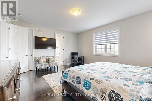 4 Brigham Avenue, Hamilton, ON - Indoor Photo Showing Bedroom