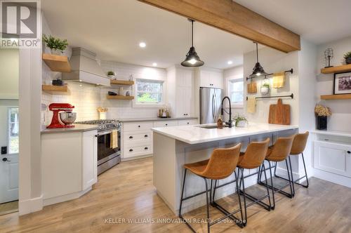 495 Elm Avenue N, North Perth, ON - Indoor Photo Showing Kitchen With Upgraded Kitchen