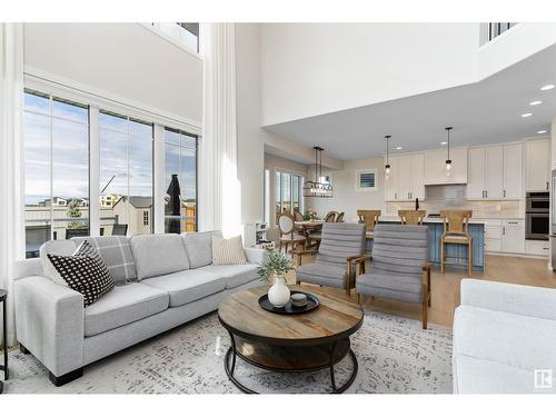 6842 Knox Lo Sw, Edmonton, AB - Indoor Photo Showing Living Room