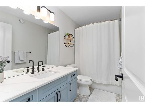 6842 Knox Lo Sw, Edmonton, AB - Indoor Photo Showing Bathroom