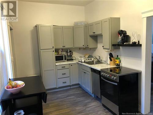 10 Peters Street, Saint John, NB - Indoor Photo Showing Kitchen