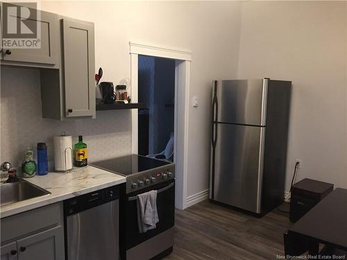 10 Peters Street, Saint John, NB - Indoor Photo Showing Kitchen