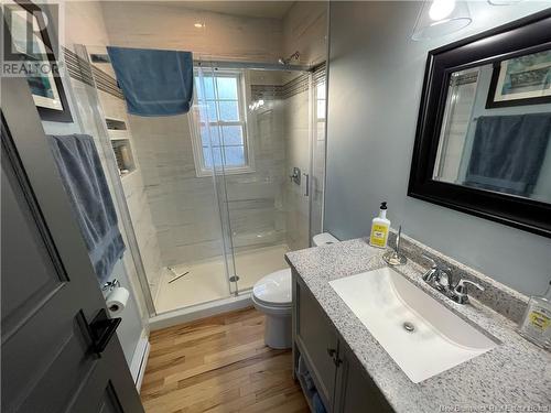 10 Peters Street, Saint John, NB - Indoor Photo Showing Bathroom