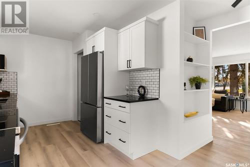 4202 England Road, Regina, SK - Indoor Photo Showing Kitchen