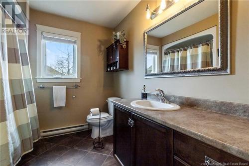 333 Maplehurst Drive, Moncton, NB - Indoor Photo Showing Bathroom