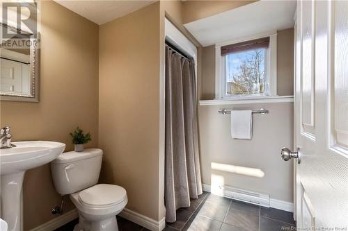 333 Maplehurst Drive, Moncton, NB - Indoor Photo Showing Bathroom