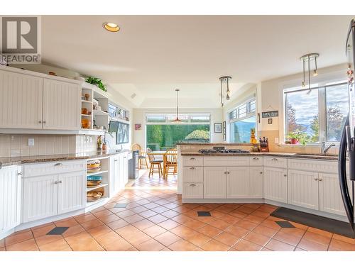 521 Miller Street, Summerland, BC - Indoor Photo Showing Kitchen