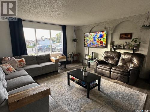 737 Willow Place, Hudson Bay, SK - Indoor Photo Showing Living Room