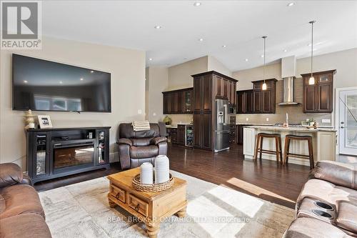 2873 Forest Road, Perth East, ON - Indoor Photo Showing Living Room