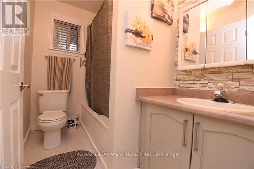 10 - 356 Hunter Street E, Hamilton, ON - Indoor Photo Showing Bathroom