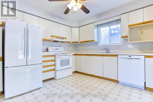 376 Rexford Drive, Hamilton, ON - Indoor Photo Showing Kitchen