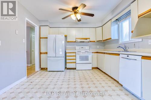 376 Rexford Drive, Hamilton, ON - Indoor Photo Showing Kitchen