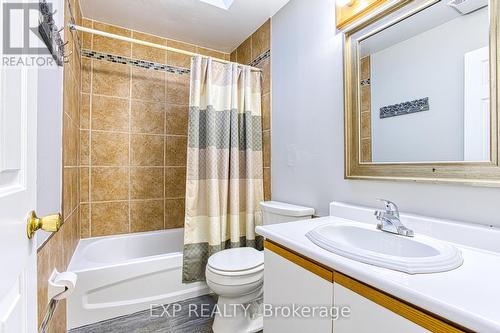 376 Rexford Drive, Hamilton, ON - Indoor Photo Showing Bathroom