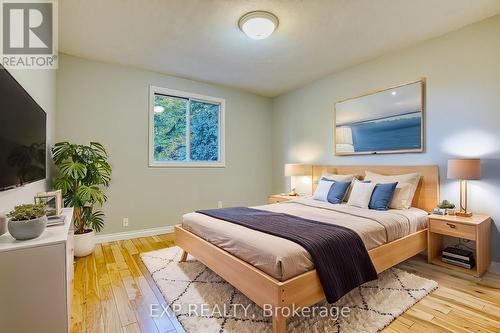 376 Rexford Drive, Hamilton, ON - Indoor Photo Showing Bedroom