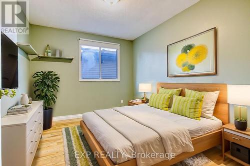 376 Rexford Drive, Hamilton, ON - Indoor Photo Showing Bedroom