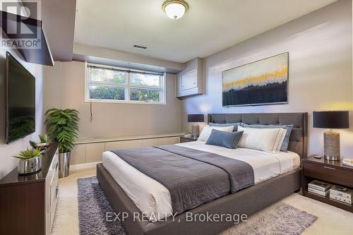 376 Rexford Drive, Hamilton, ON - Indoor Photo Showing Bedroom