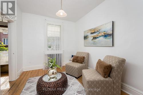 58 Mansfield Avenue, Toronto, ON - Indoor Photo Showing Living Room