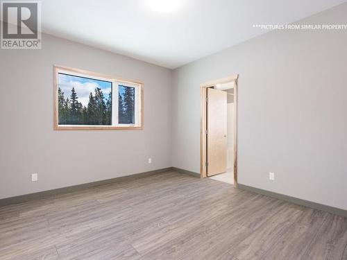 32 Flora Avenue, Whitehorse, YT - Indoor Photo Showing Other Room