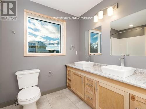 32 Flora Avenue, Whitehorse, YT - Indoor Photo Showing Bathroom