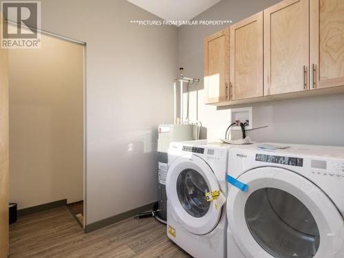 32 Flora Avenue, Whitehorse, YT - Indoor Photo Showing Laundry Room